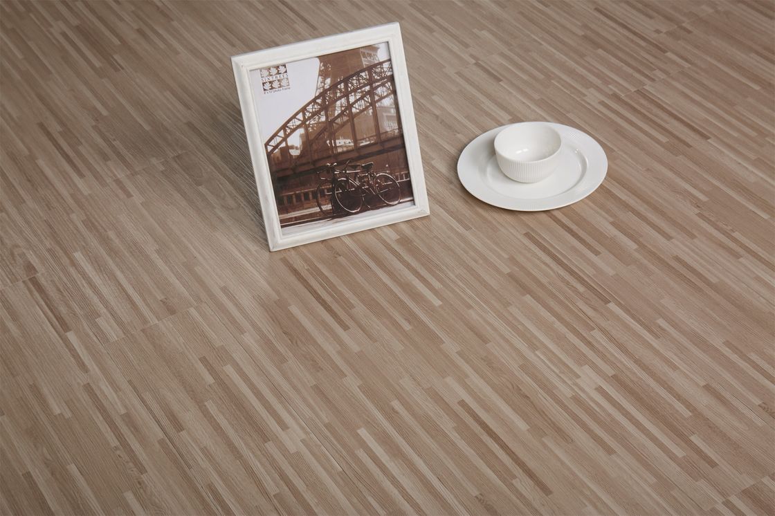 Pavimenti in PVC 4.0 mm 5.0 mm Self Adhesive Vinyl Floor Planks 3.0 mm UV Coating