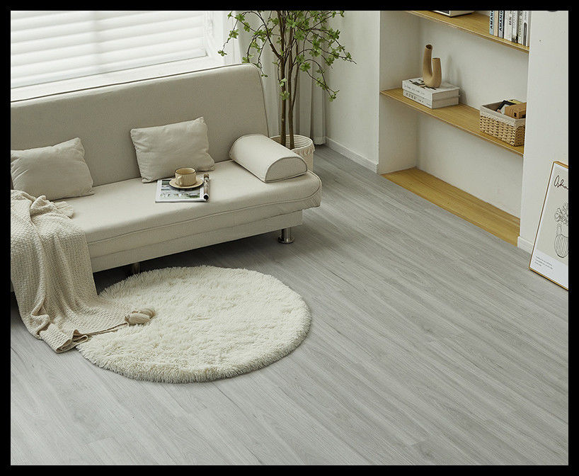 Strato di usura 0,07 mm/0,15 mm Strato superiore pavimento LVT liscio e bordo retto