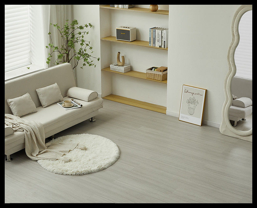 Larghezza del pavimento LVT 7,25 pollici/183 mm Matt o superficie brillante Gloss strato di usura strato superiore